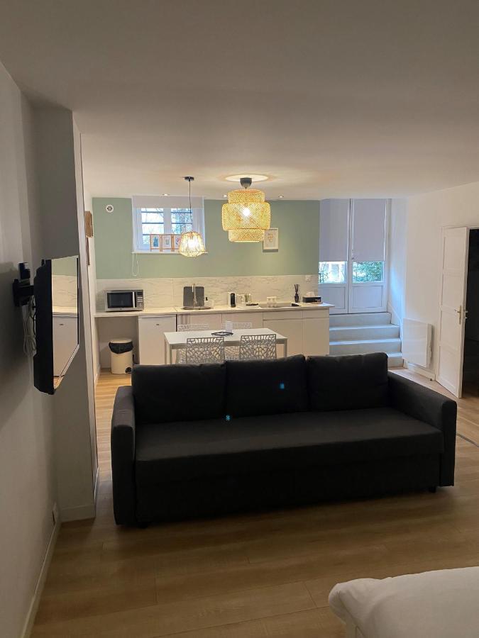 Suite 24 Appart'Hotel-3 Etoiles Le Creusot Exterior foto