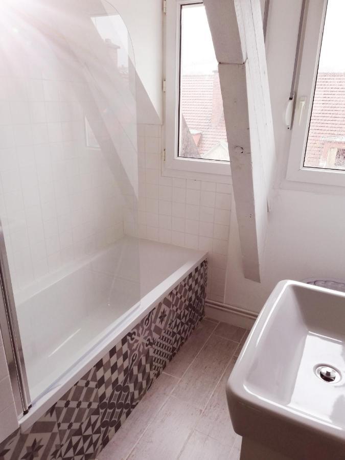 Suite 24 Appart'Hotel-3 Etoiles Le Creusot Exterior foto